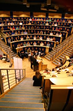 Utforma en kurs i retorik utifr&aring;n era behov. Skapa en unik retorikkurs.